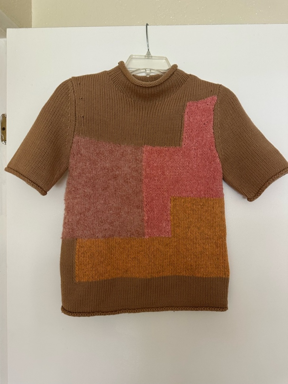 COS Tan and Pink Colorblock Patchwork Short Sleeve Knit Sweater Size Small